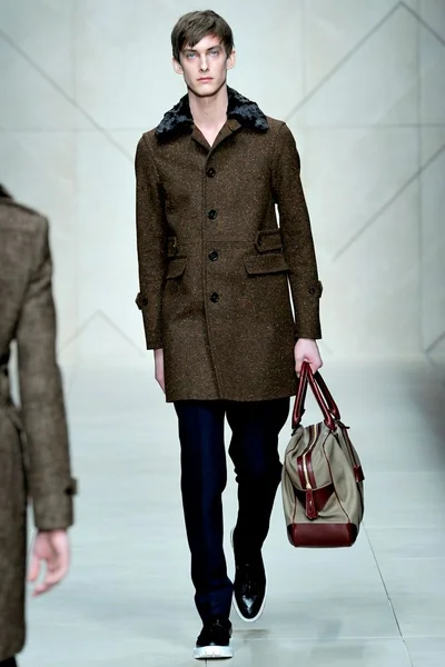 Look 25
